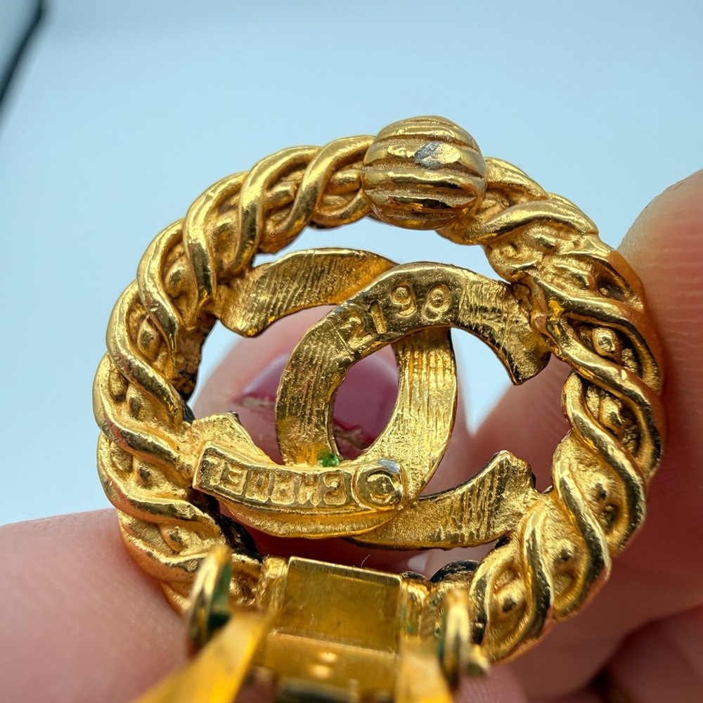 Chanel Gold Interlocking Clip Earrings - Picture 8 of 9